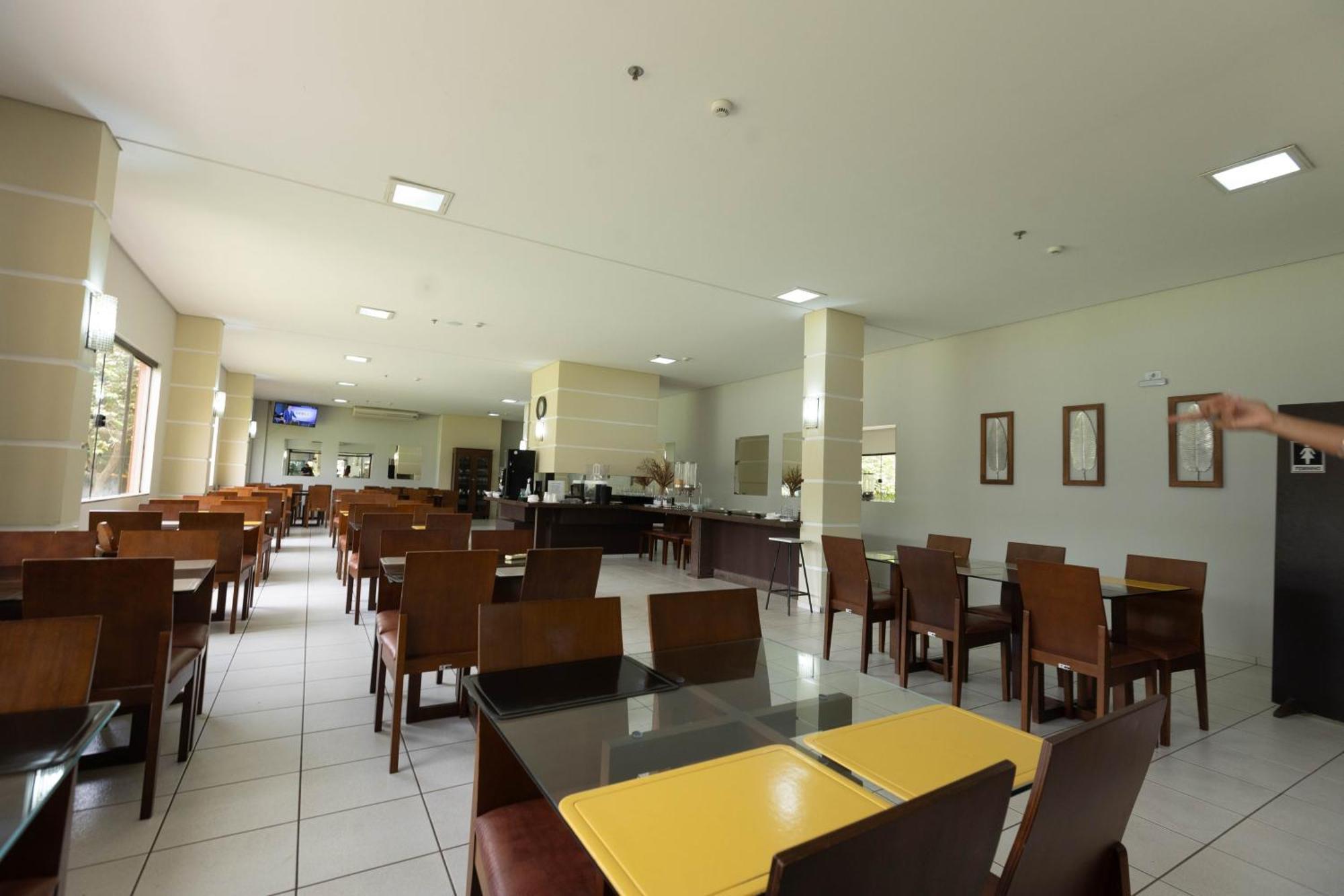 Hits Pantanal Hotel Aeroporto Várzea Grande Esterno foto